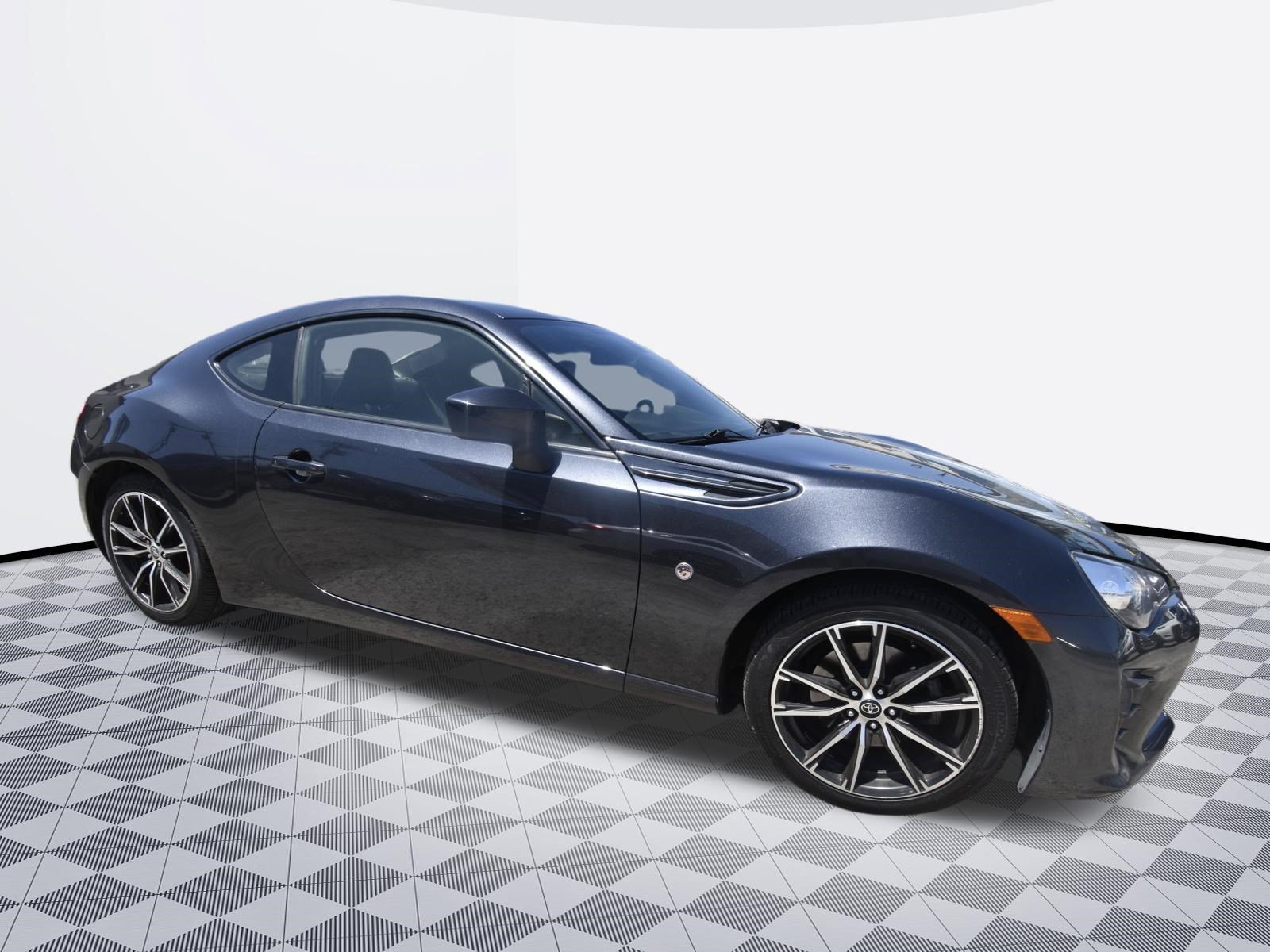 Used 2019 Toyota 86 RWD image 5
