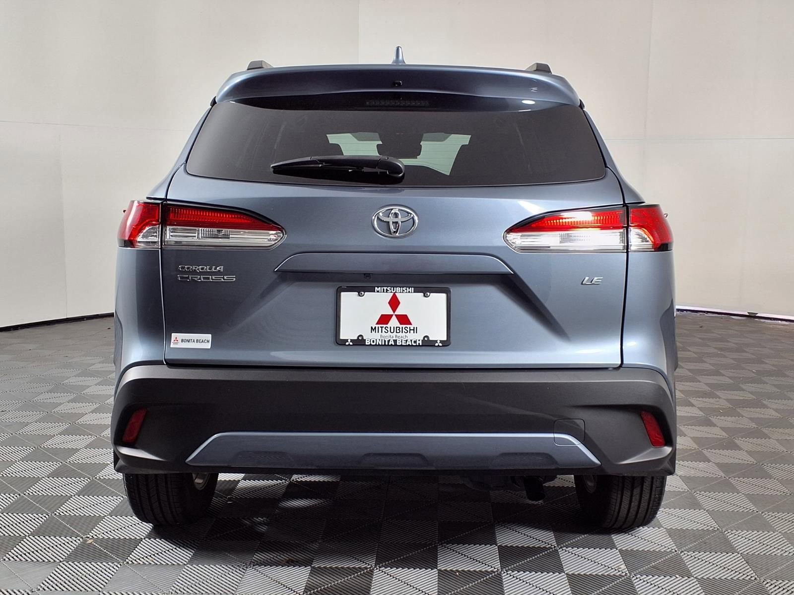 Used 2024 Toyota Corolla Cross LE image 6