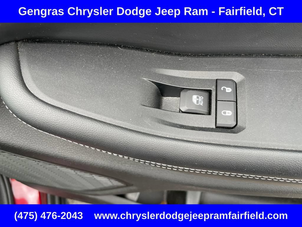 Used 2023 Jeep Grand Cherokee Limited w/ Luxury Tech Group II AWD/4WD image 12