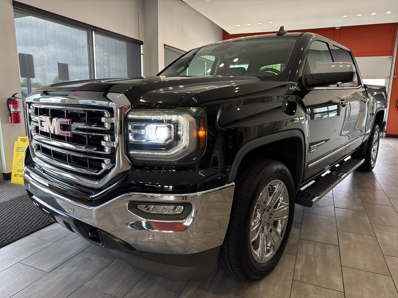 Used 2018 GMC Sierra 1500 SLT image 61