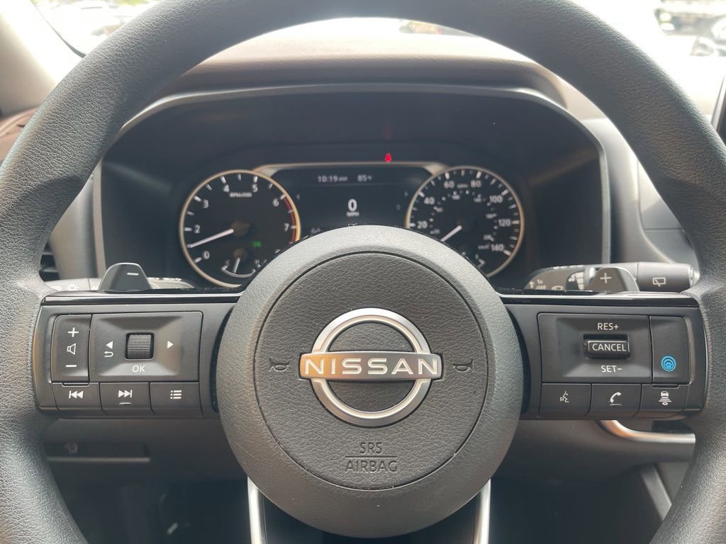 Used 2023 Nissan Rogue SV image 10