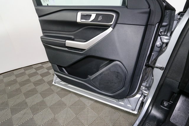 Used 2023 Ford Explorer XLT w/ Equipment Group 202A image 38