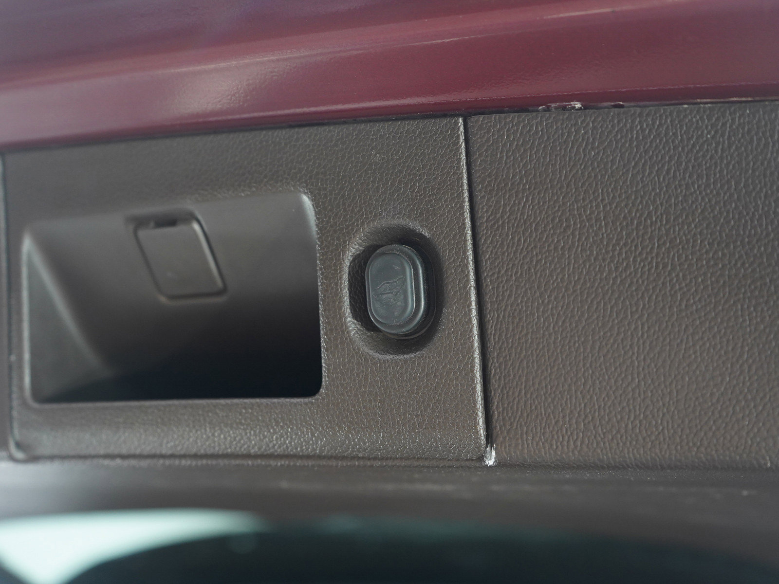 Used 2018 GMC Yukon Denali w/ Open Road Package image 21