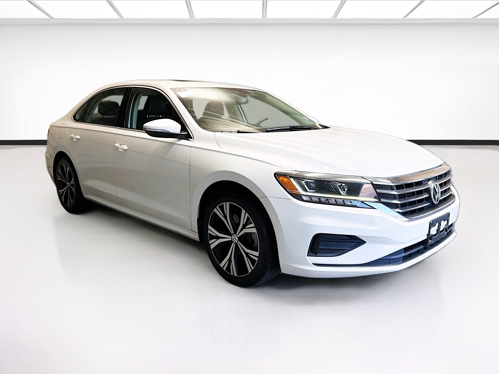 Used 2022 Volkswagen Passat 2.0T SE FWD image 3