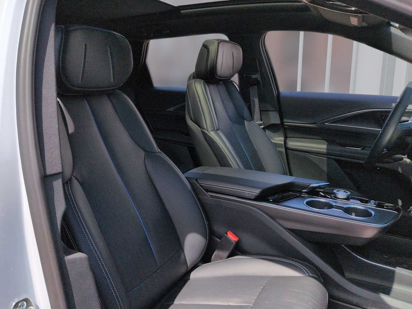 New 2026 Cadillac Lyriq Sport AWD/4WD image 28