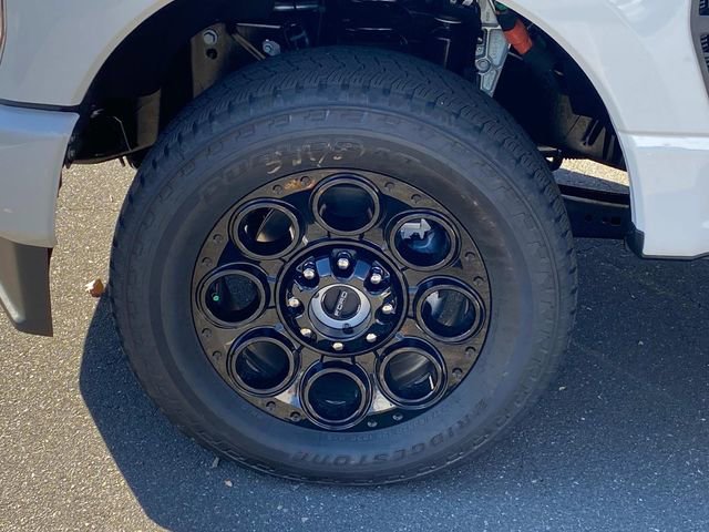 New 2026 Ford F350 Lariat w/ Black Appearance Package image 5