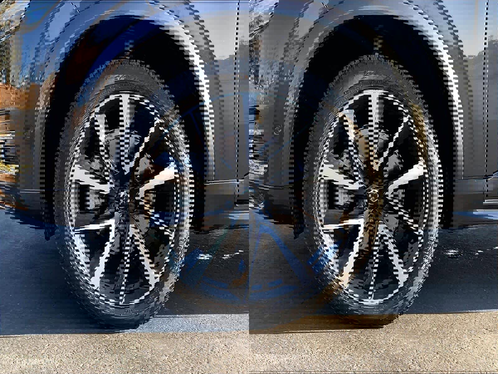 Used 2023 Volvo XC90 B6 Plus w/ Protection Package Premier image 12