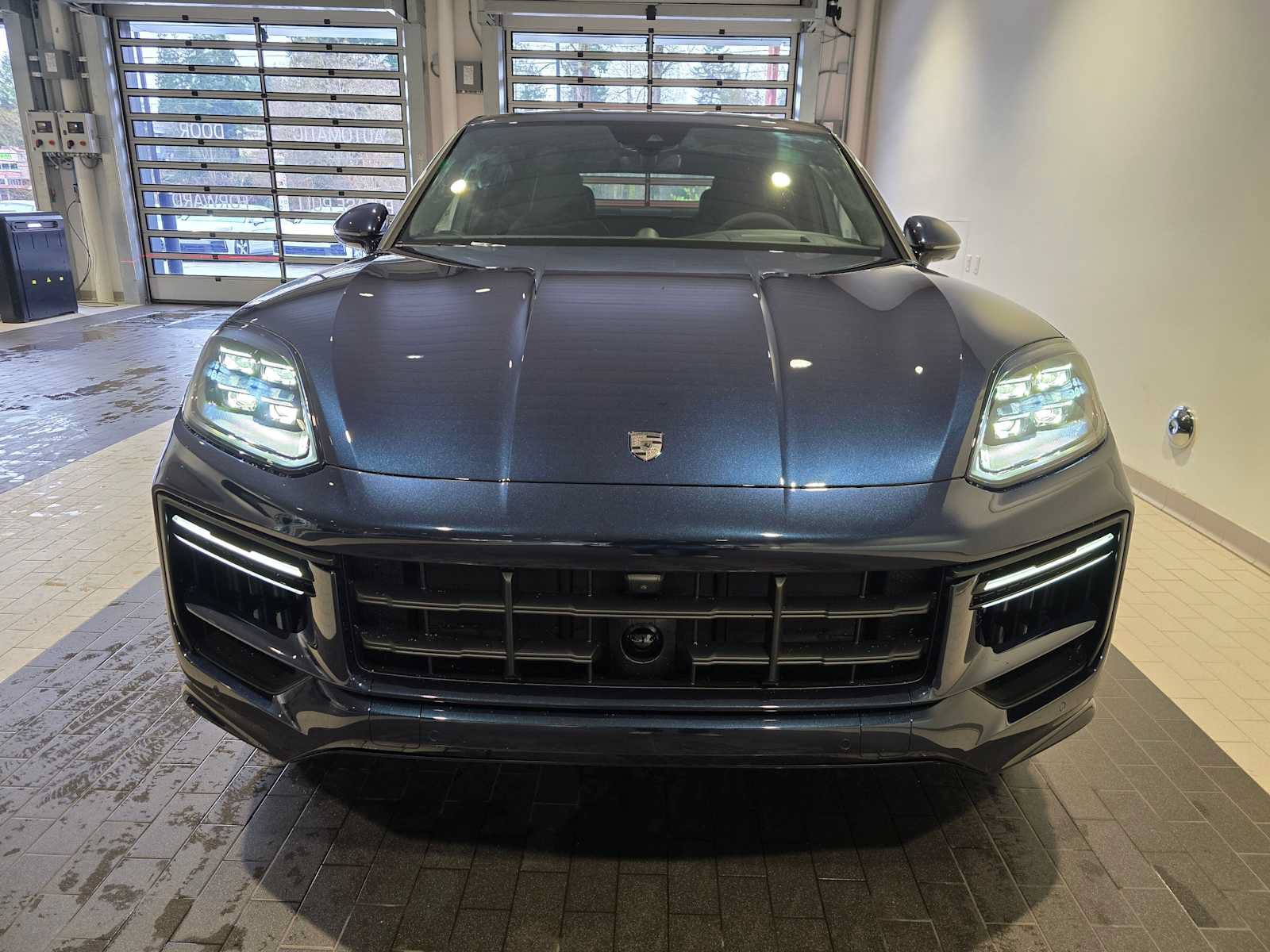 New 2026 Porsche Cayenne Turbo AWD/4WD image 10