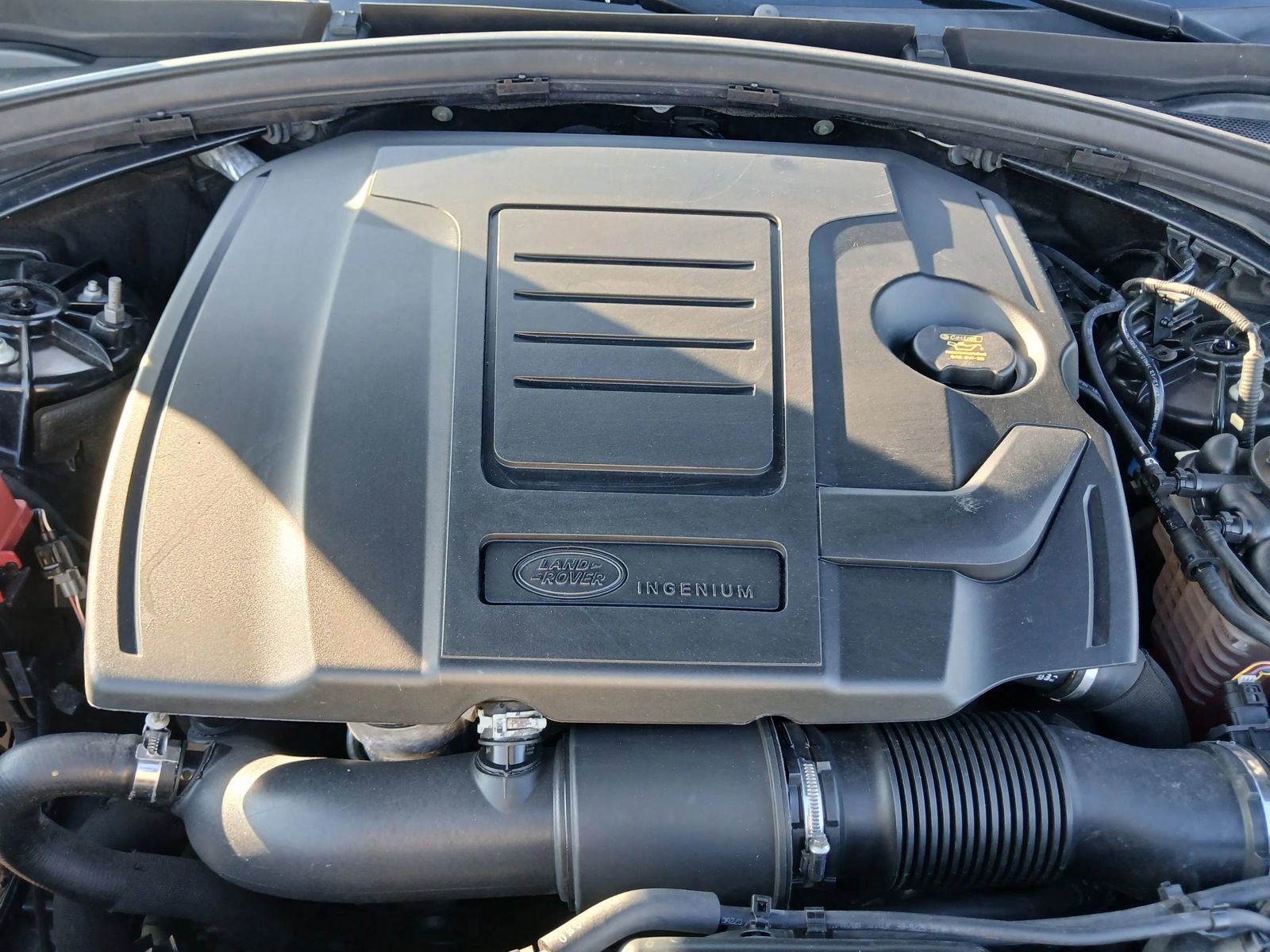 Used 2018 Land Rover Range Rover Velar S image 23