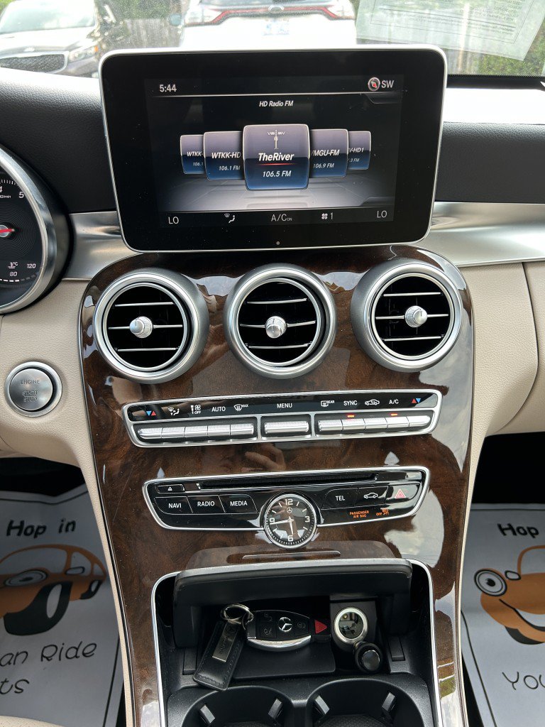Used 2015 Mercedes-Benz C 300 4MATIC Sedan image 8