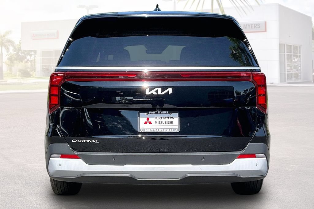 Used 2026 Kia Carnival FWD image 18