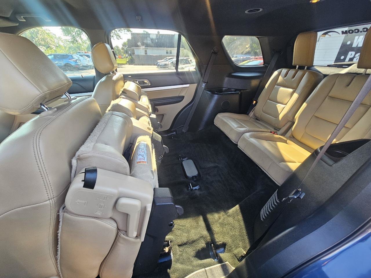 Used 2016 Ford Explorer XLT w/ Equipment Group 202A AWD/4WD image 22