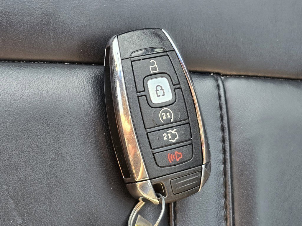 Used 2017 Lincoln MKZ Select w/ Climate Package image 32