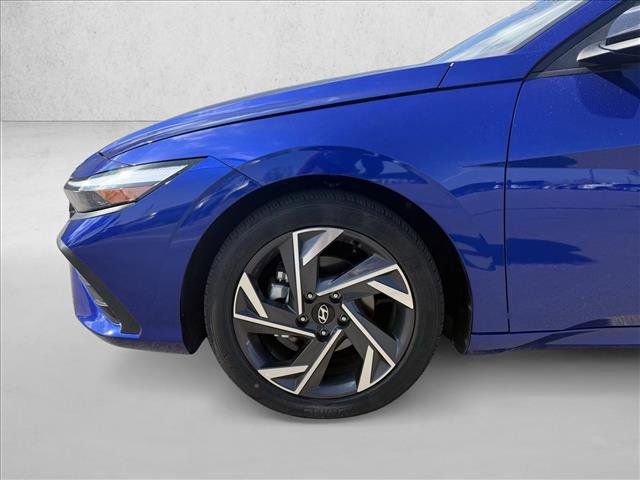 Certified 2025 Hyundai Elantra Sport image 19