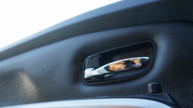 Used 2024 Nissan Titan SV w/ SV Convenience Package image 28