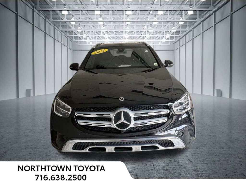 Used 2021 Mercedes-Benz GLC 300 4MATIC image 2