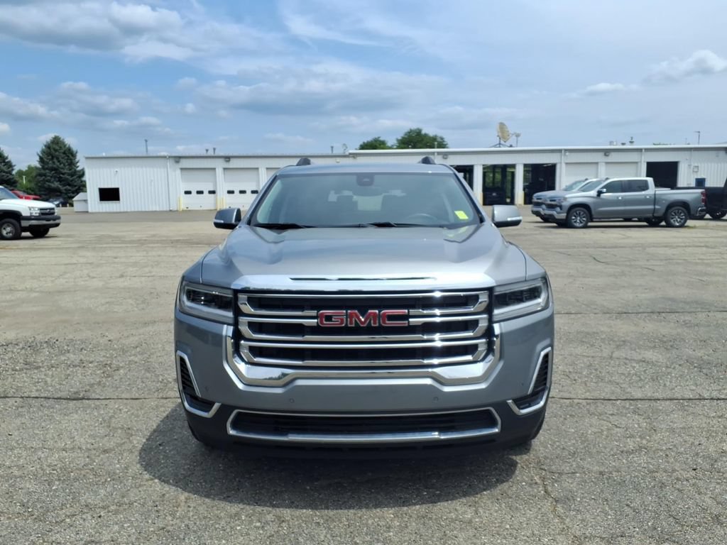 Used 2023 GMC Acadia SLE w/ Driver Convenience Package FWD image 2