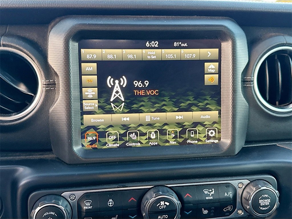 Used 2022 Jeep Wrangler Unlimited Sahara w/ Cold Weather Group image 16