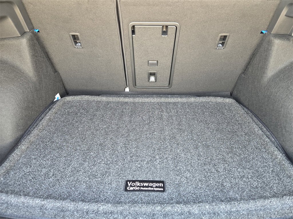 New 2025 Volkswagen Taos SE image 24