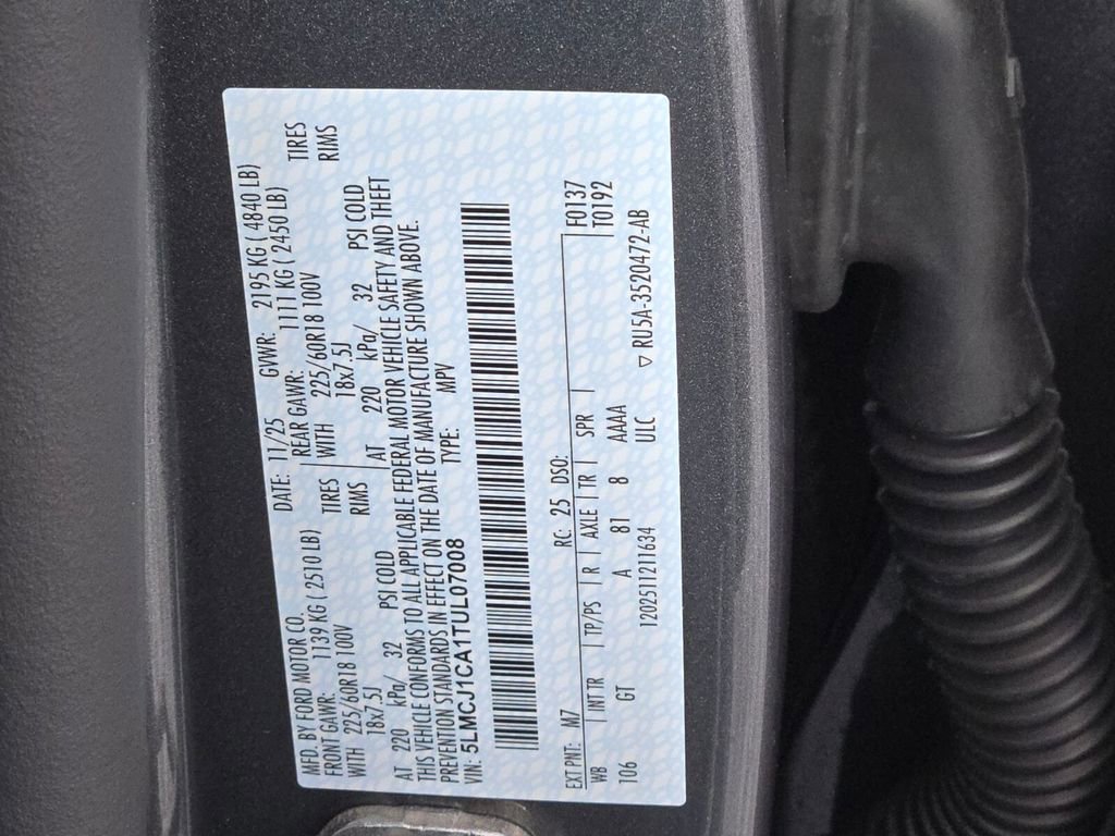 New 2026 Lincoln Corsair Premiere image 13