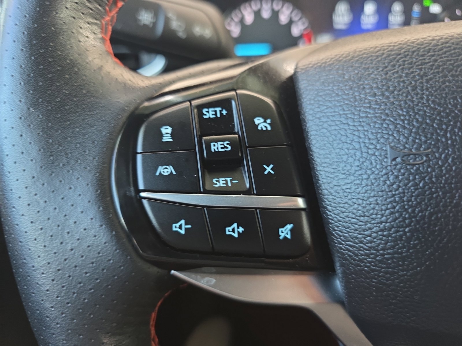 Used 2024 Ford Explorer ST-Line w/ Class IV Trailer Tow Package image 24