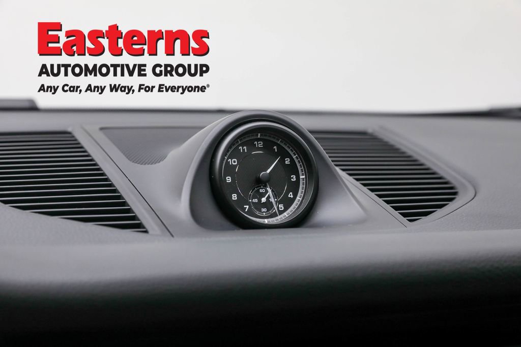 Used 2023 Porsche Macan T w/ Premium Package Plus image 18