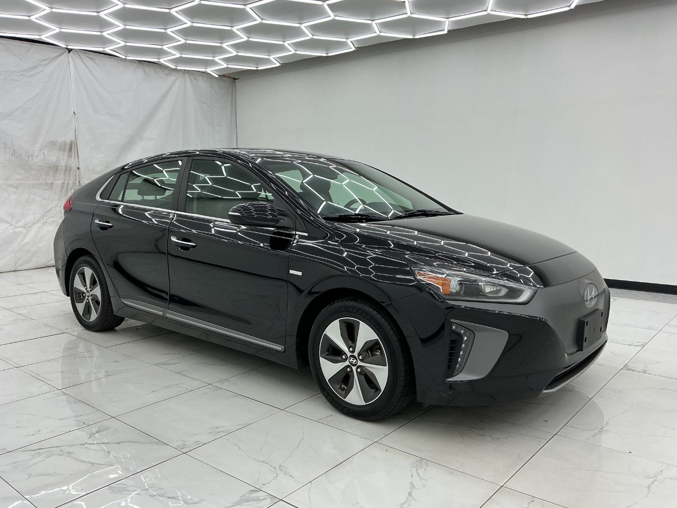 Used 2019 Hyundai Ioniq Limited FWD image 7