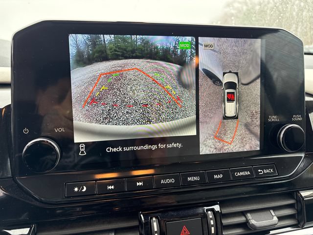 Used 2024 Nissan Pathfinder SL AWD/4WD image 23