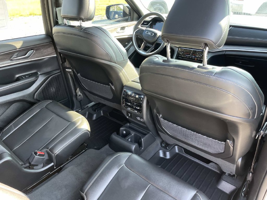 Used 2024 Jeep Grand Cherokee L Limited w/ Black Appearance Package RWD image 25