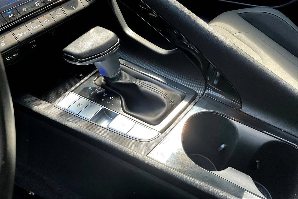 Used 2025 Hyundai Elantra SEL FWD image 14