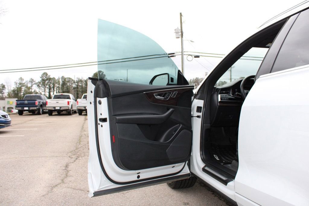 Used 2019 Audi Q8 Premium image 27