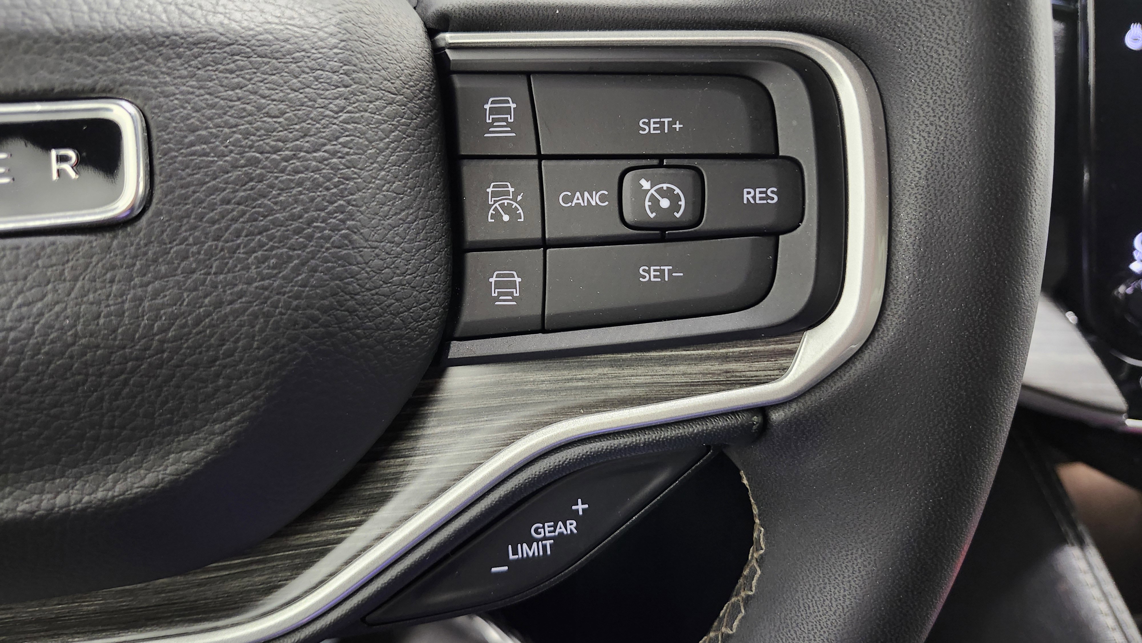 Used 2023 Jeep Wagoneer Series II image 38