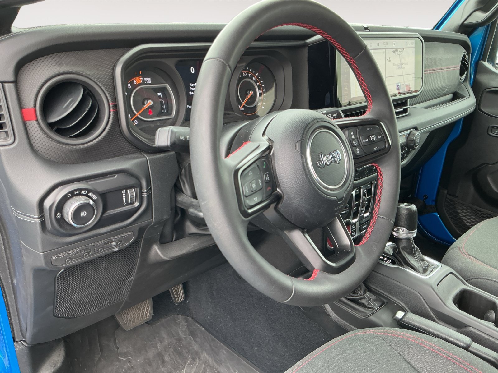 Used 2024 Jeep Wrangler Unlimited Rubicon w/ Technology Group AWD/4WD image 10