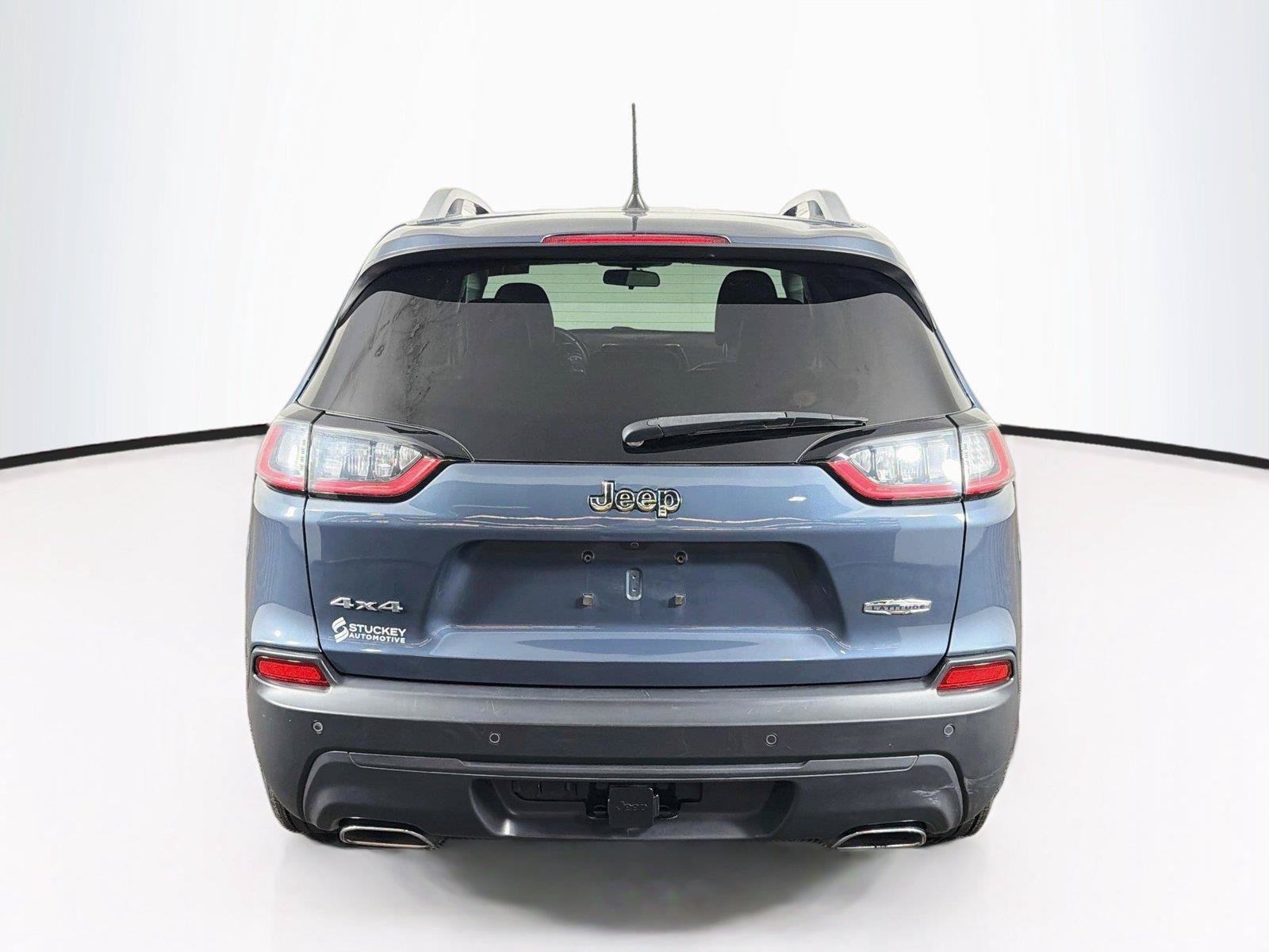Used 2019 Jeep Cherokee Latitude Plus w/ Cold Weather Group AWD/4WD image 10