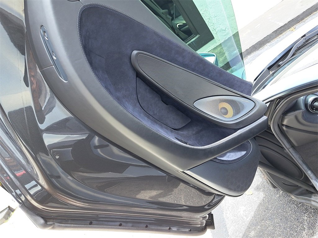 Used 2017 McLaren 570S Coupe image 12