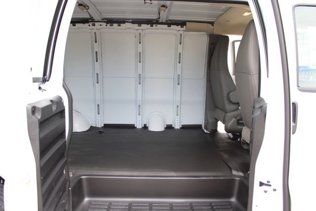 New 2026 GMC Savana 2500 w/ Driver Convenience Package RWD image 17
