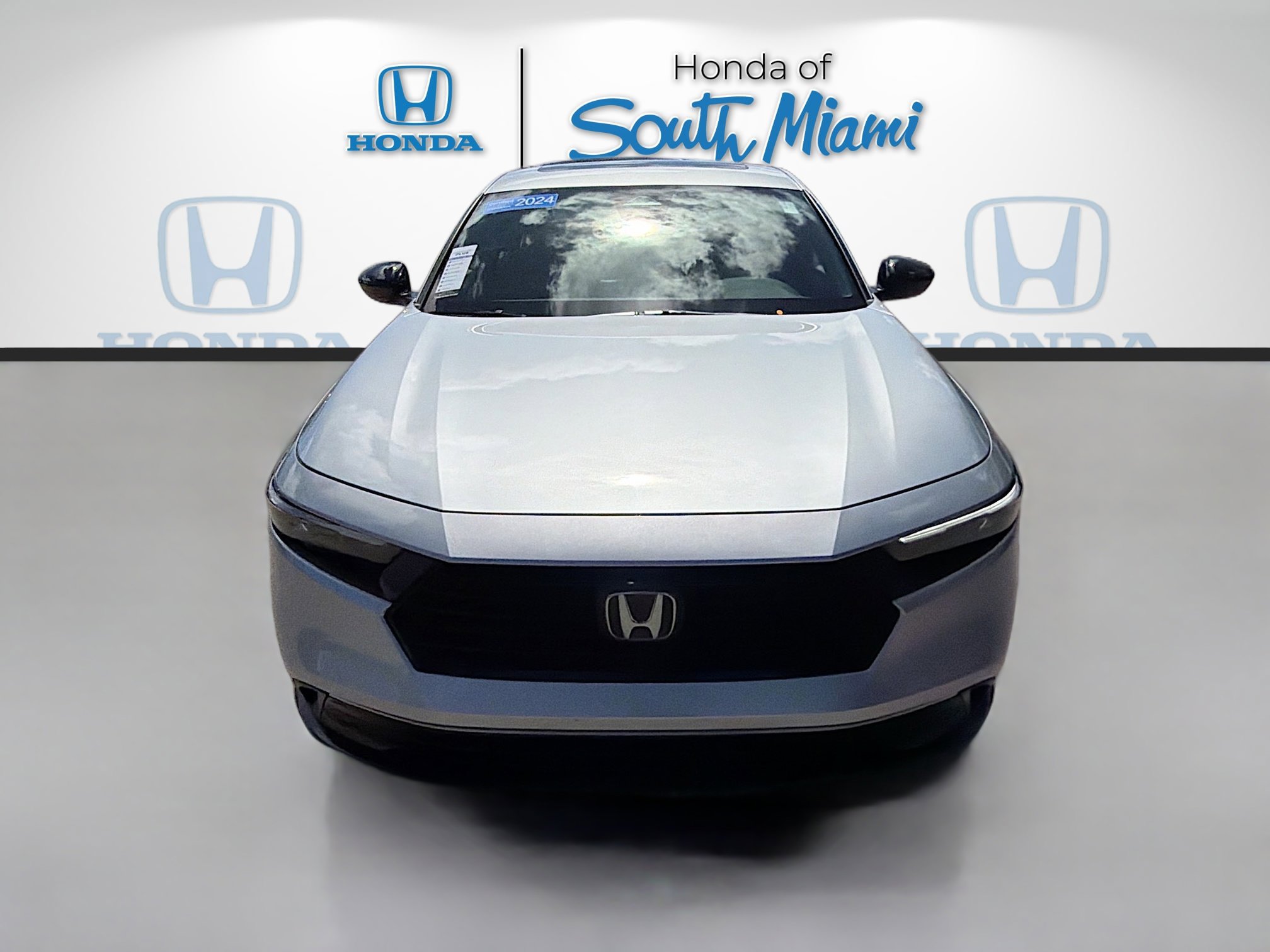Used 2024 Honda Accord Sport image 2