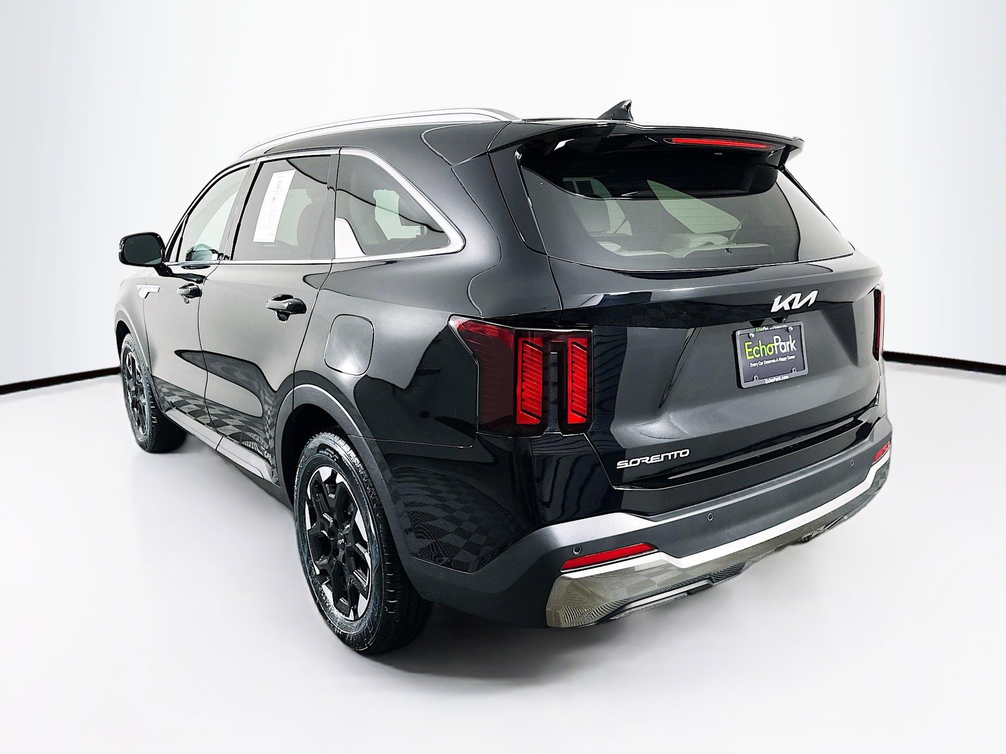 Used 2025 Kia Sorento S w/ Panoramic Sunroof Package image 5