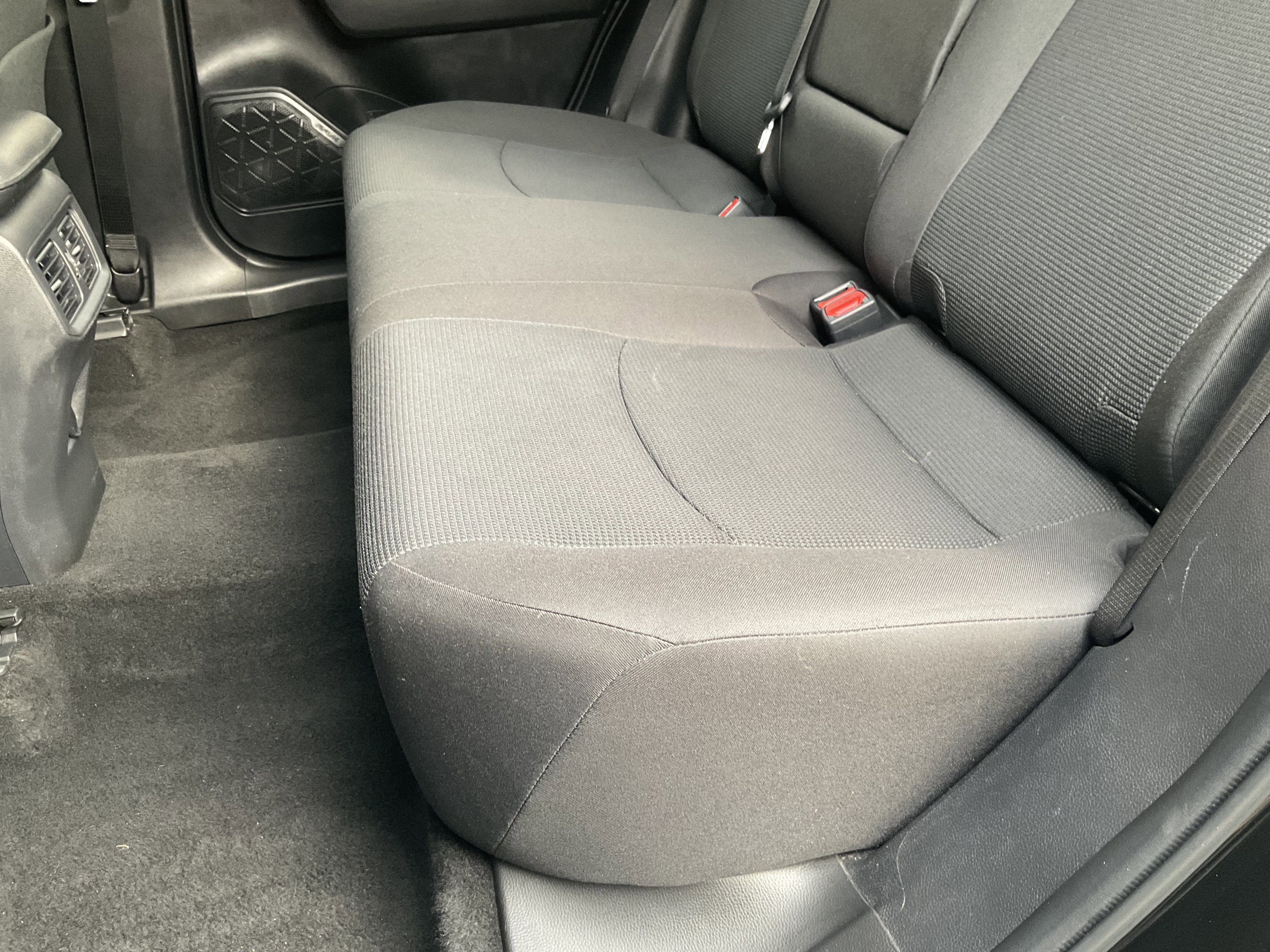 Used 2024 Toyota RAV4 LE image 32