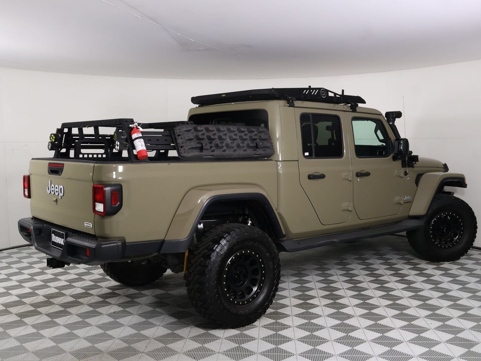 Used 2020 Jeep Gladiator Overland AWD/4WD image 6