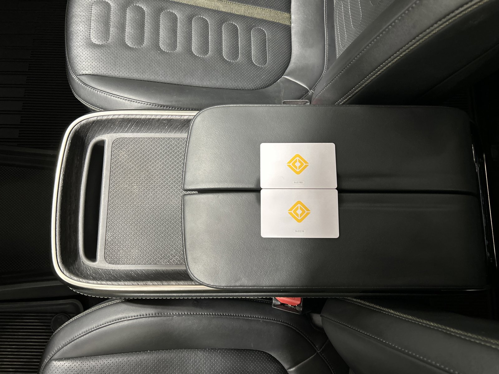 Used 2022 Rivian R1S Launch Edition image 31