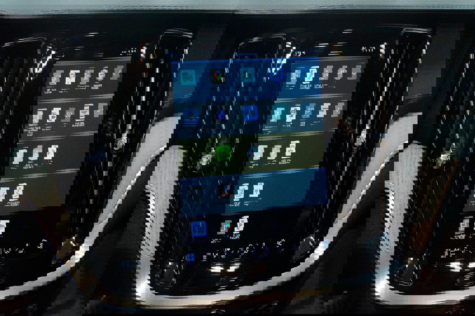 Used 2023 Volvo V60 B5 Cross Country Ultimate w/ Climate Package image 39