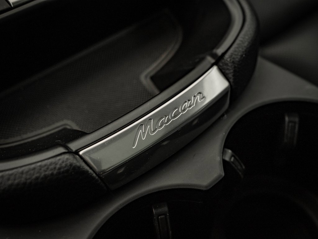 Certified 2024 Porsche Macan image 47