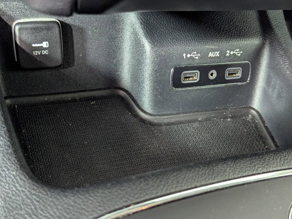 Used 2018 Dodge Durango SXT w/ 3rd Row Seating Group image 22