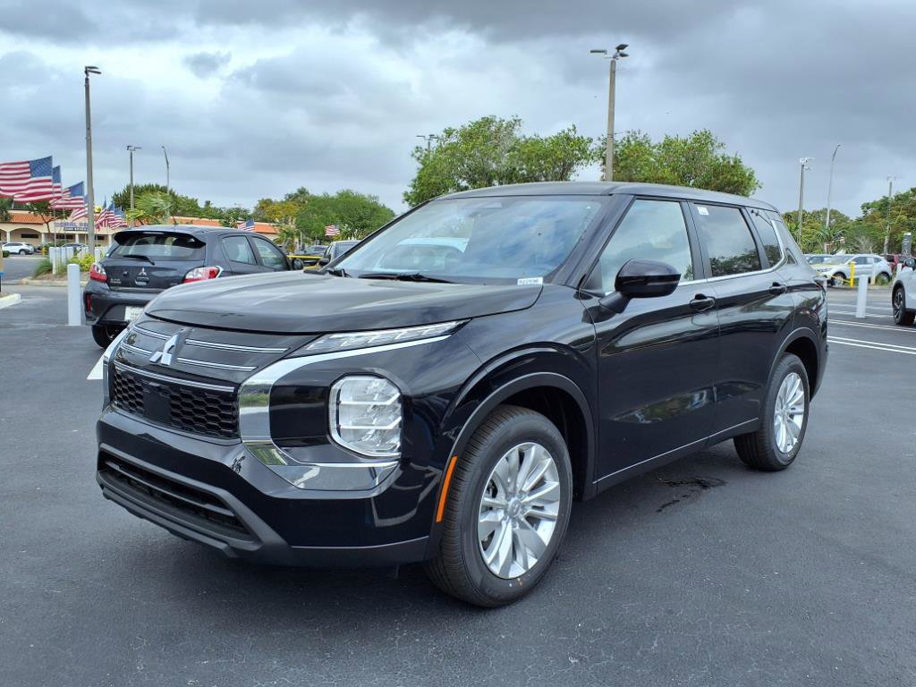 New 2025 Mitsubishi Outlander ES image 1