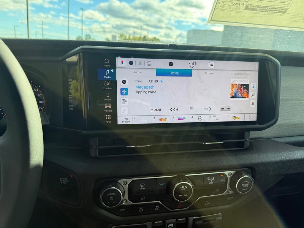 New 2025 Jeep Gladiator Sport image 18