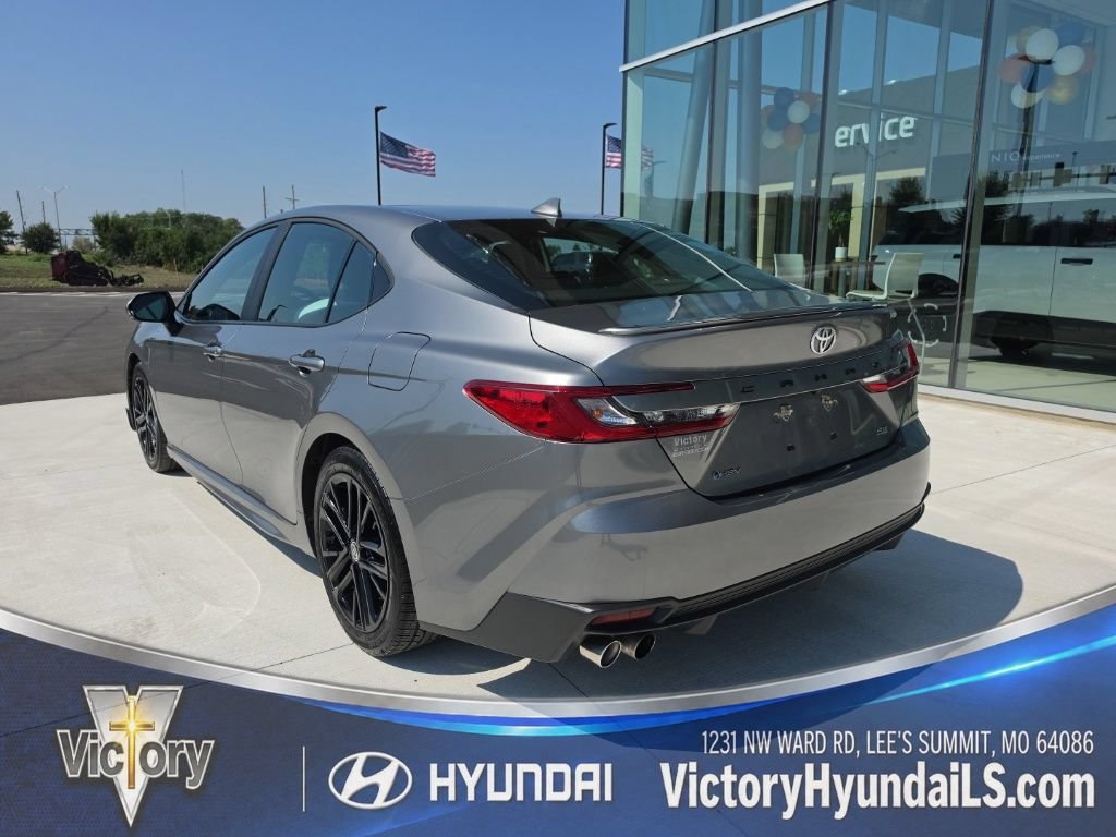 Used 2025 Toyota Camry SE FWD image 4
