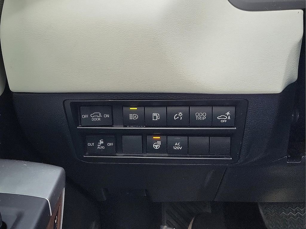 Used 2023 Toyota Sequoia Capstone image 15