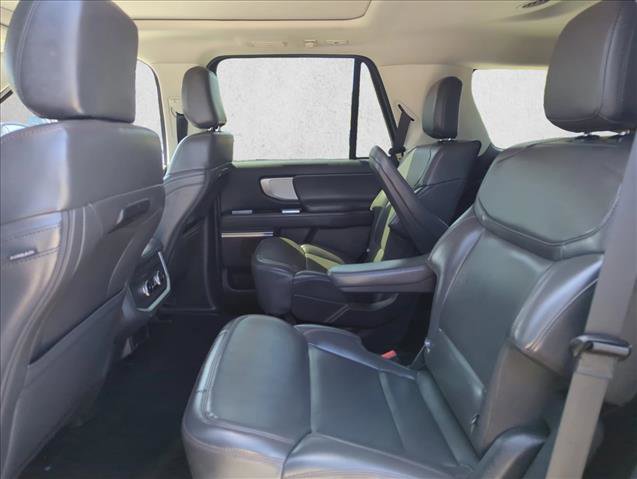 Used 2025 Ford Expedition Active image 17