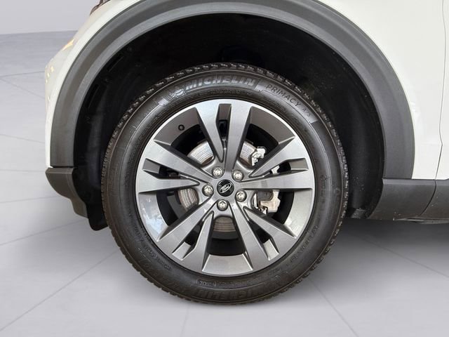 Used 2022 Ford Explorer XLT w/ Equipment Group 202A AWD/4WD image 9